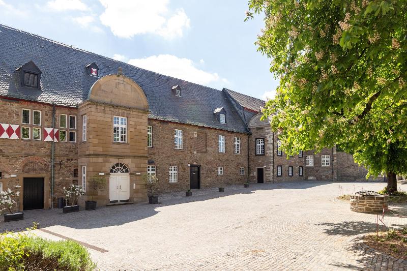 Hotel Am Schloss Broich - Genel
