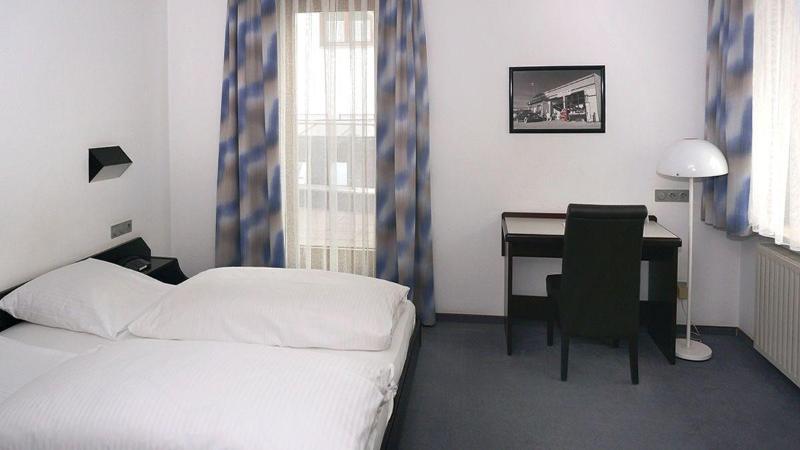 Hotel Gasthof Traube - Oda
