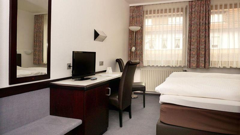 Hotel Gasthof Traube - Oda