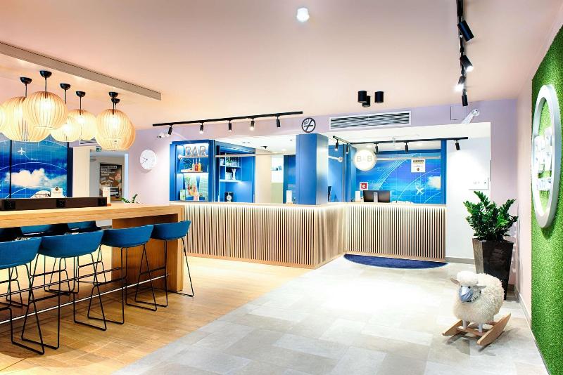 B&B HOTEL Muenchen-Airport - Lobi
