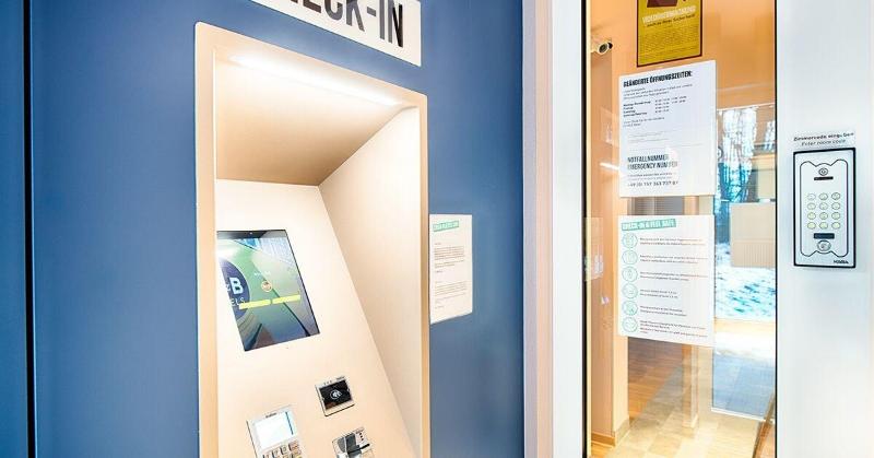 B&B HOTEL Muenchen-Airport - Lobi