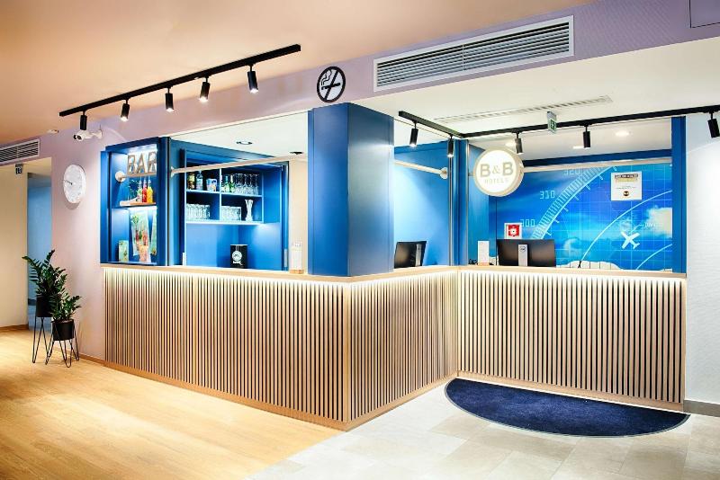 B&B HOTEL Muenchen-Airport - Lobi