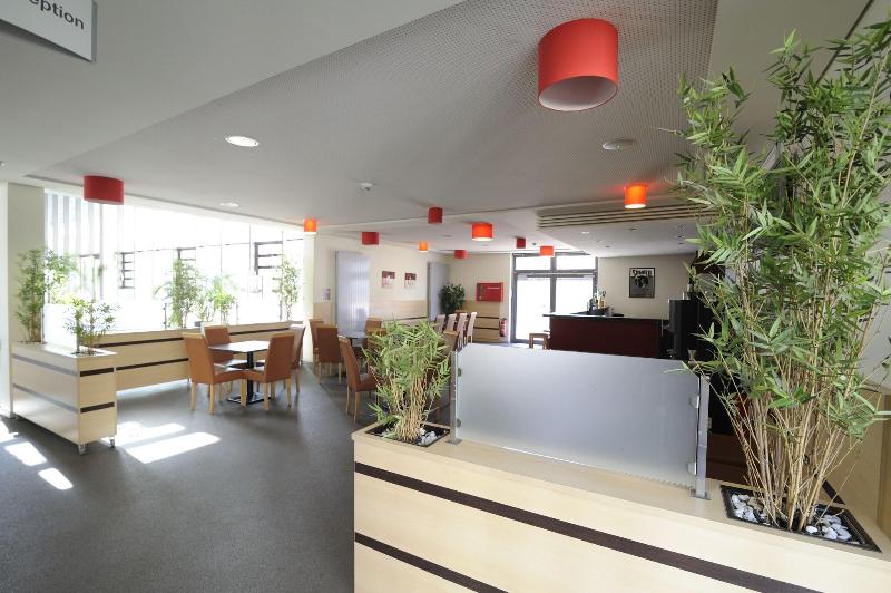 Sporthotel Borussia Duesseldorf - Lobi