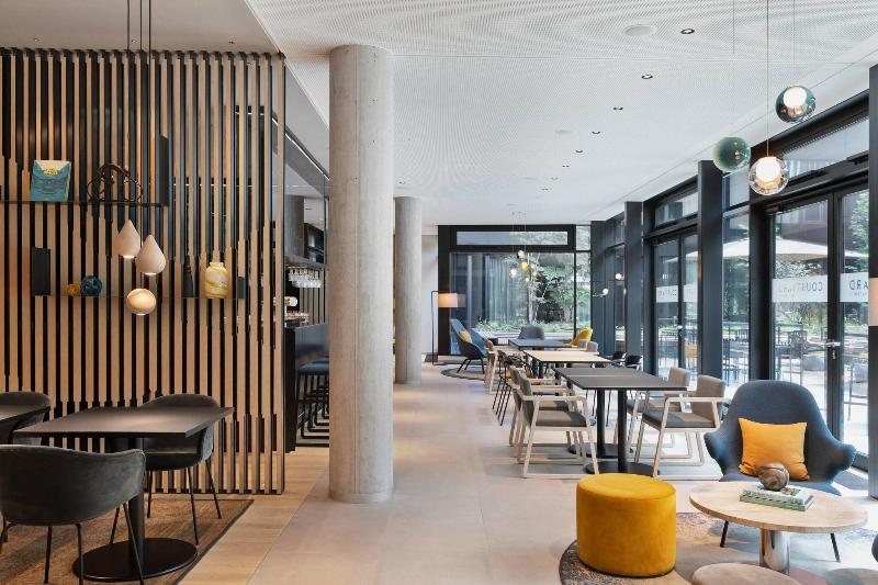Courtyard by Marriott Freiburg - Lobi