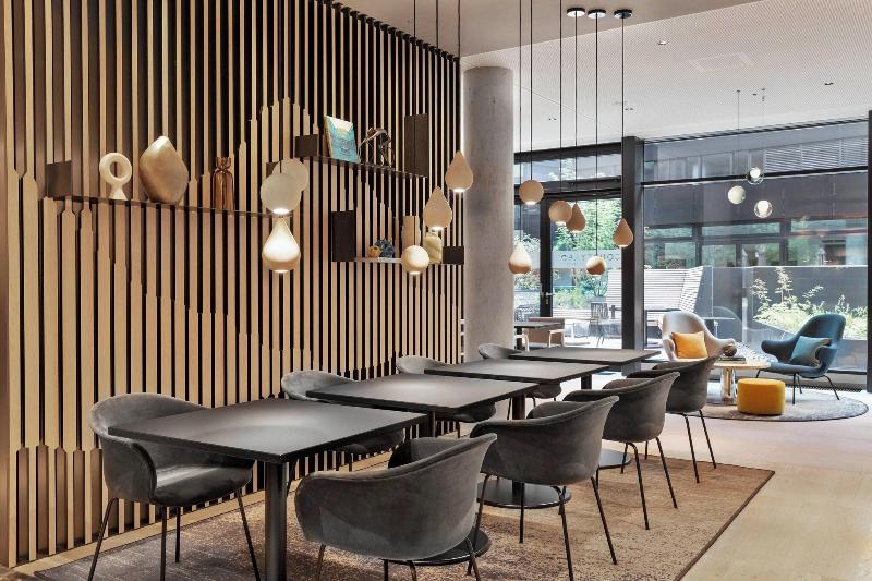 Courtyard by Marriott Freiburg - Lobi