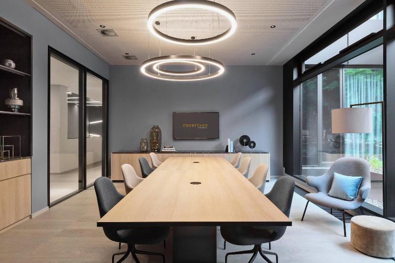 Courtyard by Marriott Freiburg - Toplantı