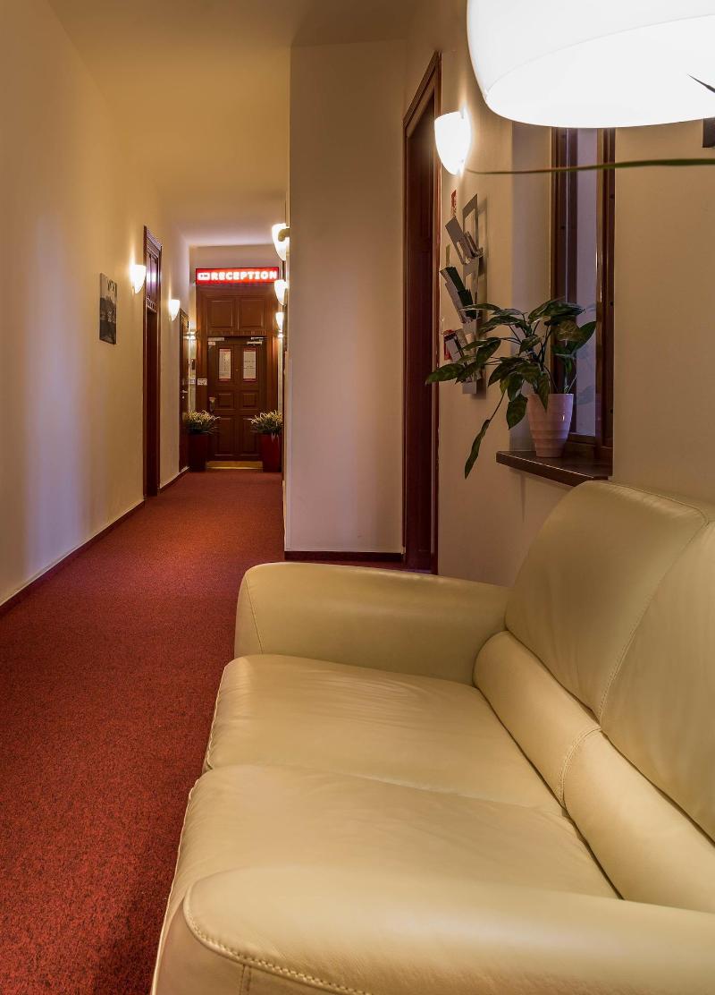 Made Inn Budapest - Lobi