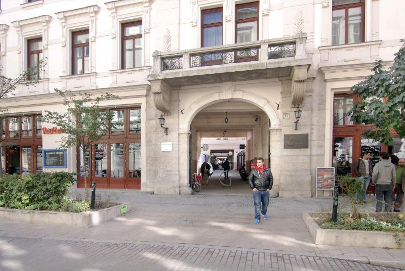 Made Inn Budapest - Genel