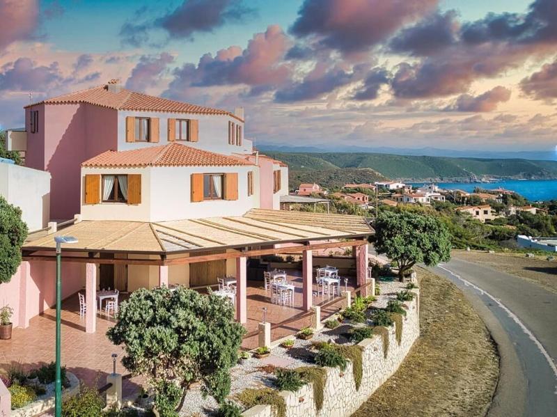 Hotel TrinitÃ  dei Corsari - Genel