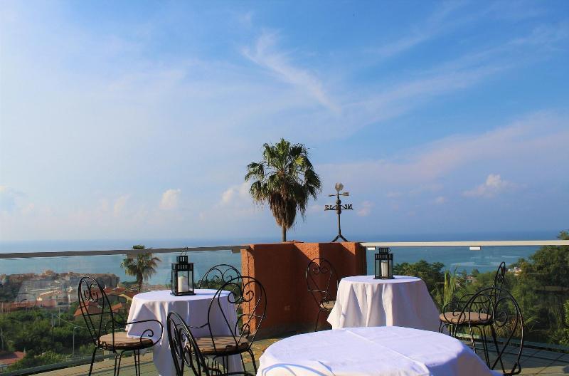 Hotel - Giardino Marchese d'Altavilla - Oda