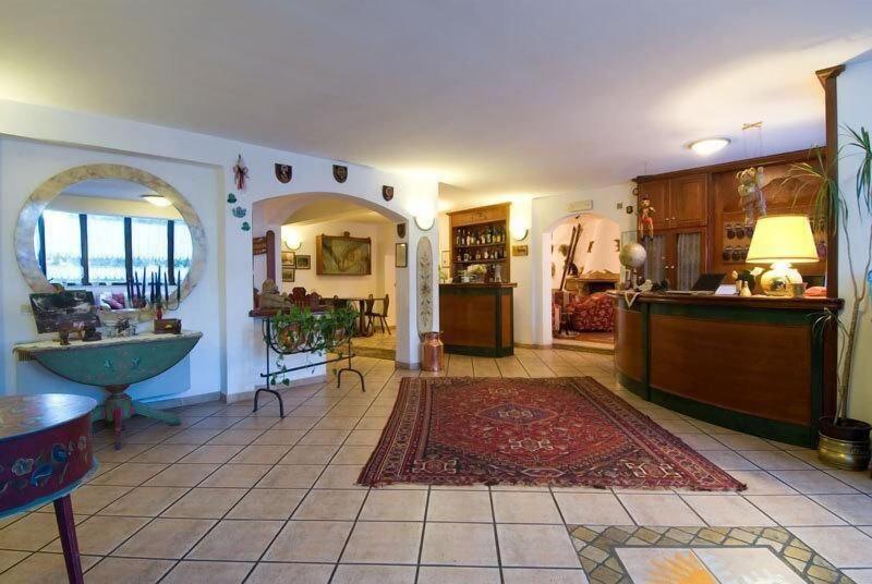 LH Albergo Paradiso - Lobi