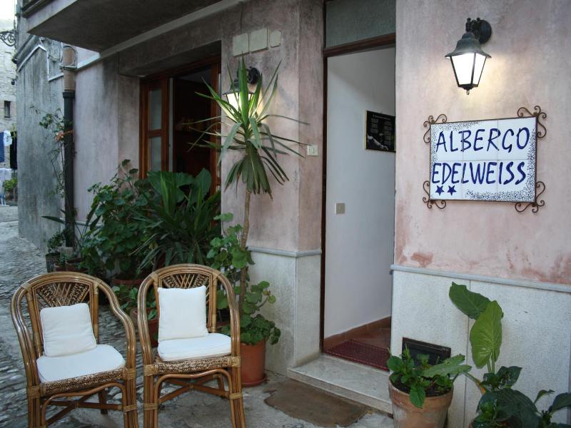 Hotel Edelweiss - Genel