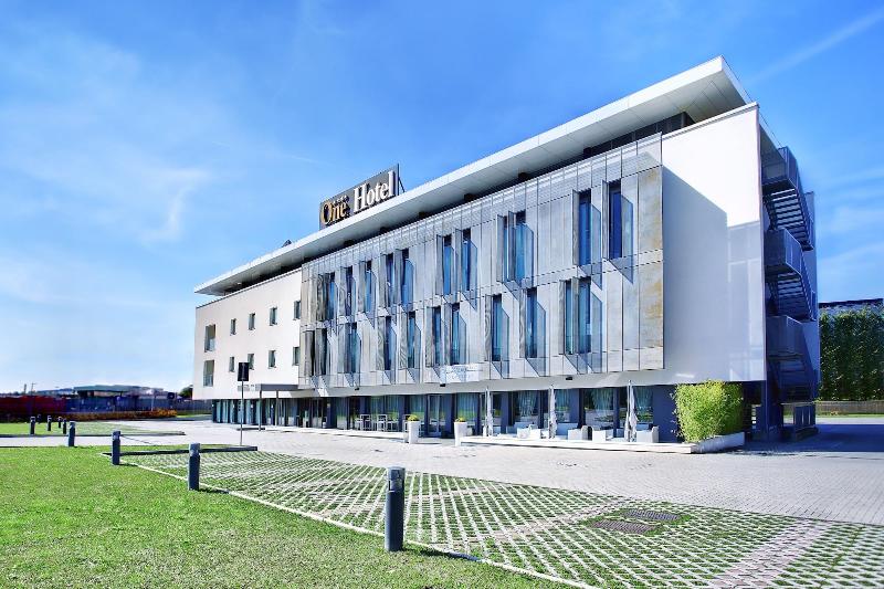 One Hotel & Restaurant - Genel