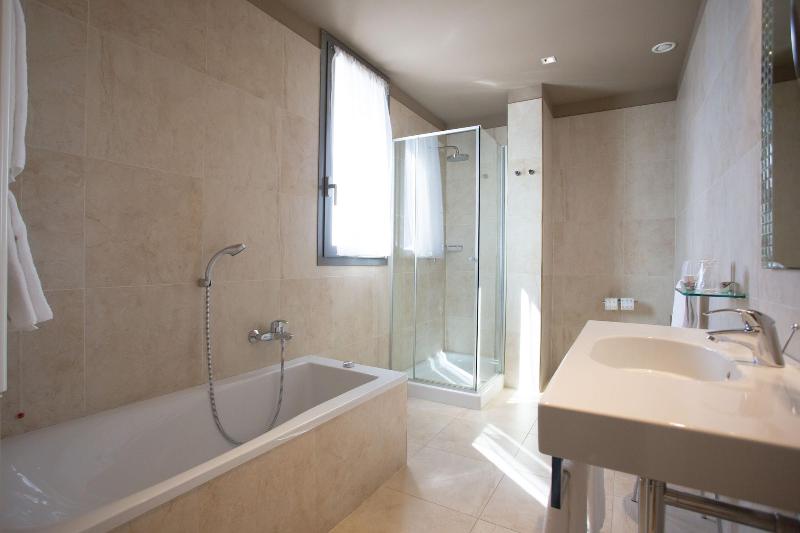 One Hotel & Restaurant - Oda