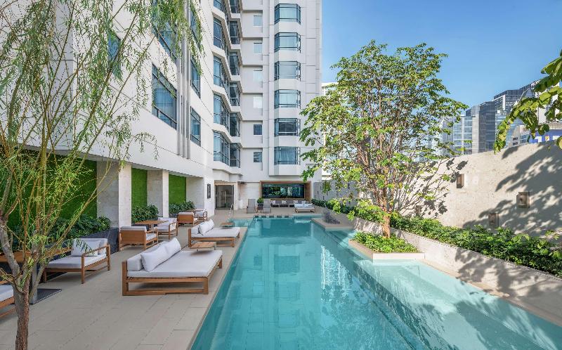 DoubleTree by Hilton Bangkok Ploenchit - Havuz