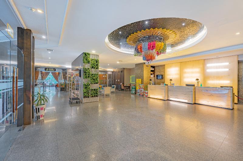 Sunbeam Hotel Pattaya - Lobi