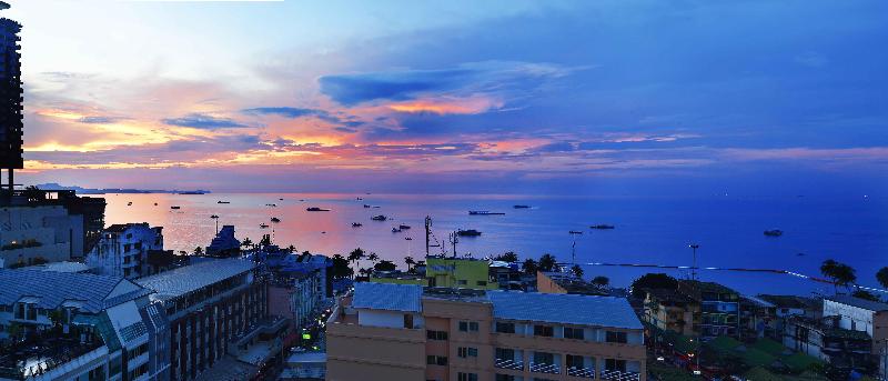 Sunbeam Hotel Pattaya - Plaj