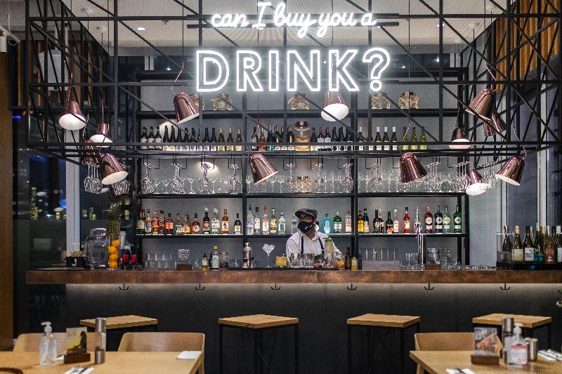 Hilton Dubai Palm Jumeirah - Bar
