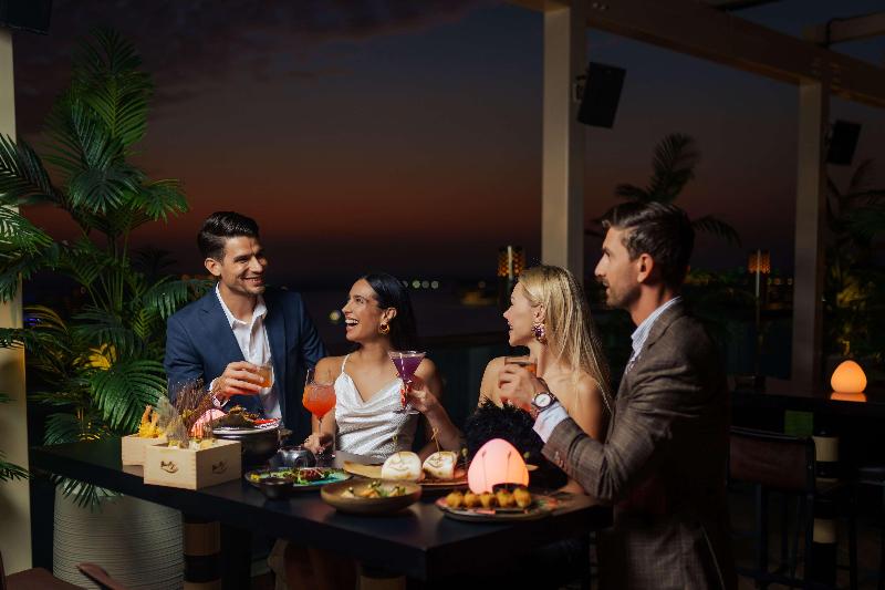 Hilton Dubai Palm Jumeirah - Bar