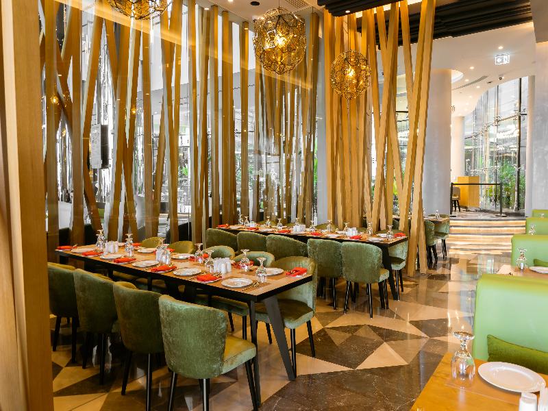Al Khoory Sky Garden Hotel - Restoran