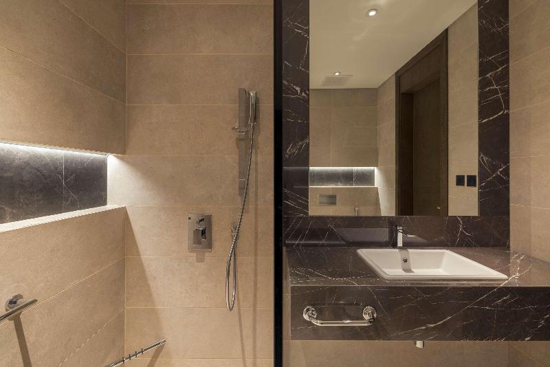Mansard Riyadh a Radisson Collection Hotel - Oda
