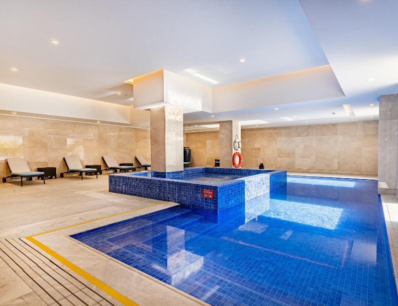 Mansard Riyadh a Radisson Collection Hotel - Havuz