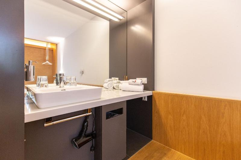 Hyve Hotel Basel - Oda