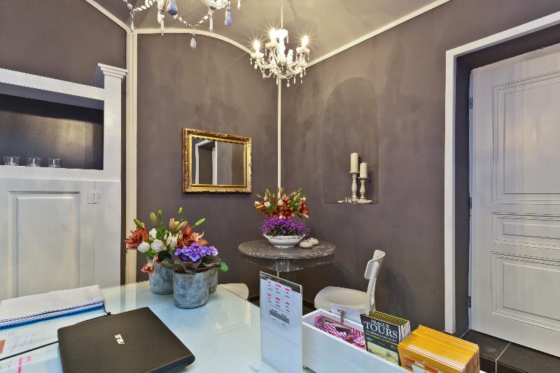 Royal Prague City Apartments - Lobi