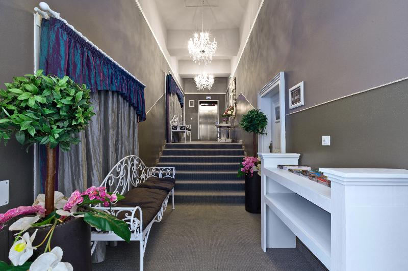 Royal Prague City Apartments - Lobi