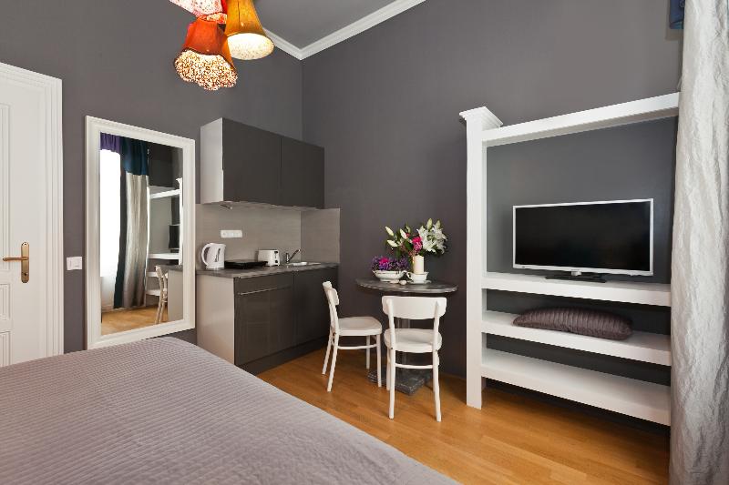 Royal Prague City Apartments - Oda