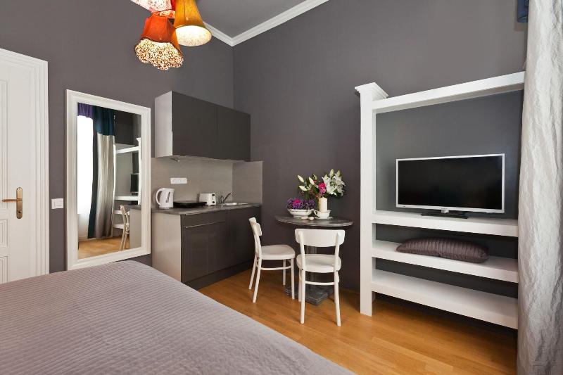 Royal Prague City Apartments - Oda