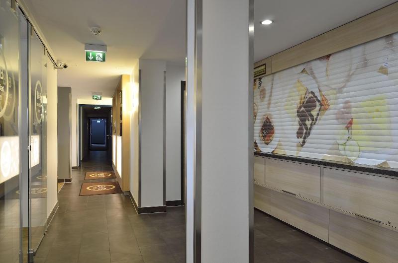 B&B Hotel Frankfurt-Nord - Lobi