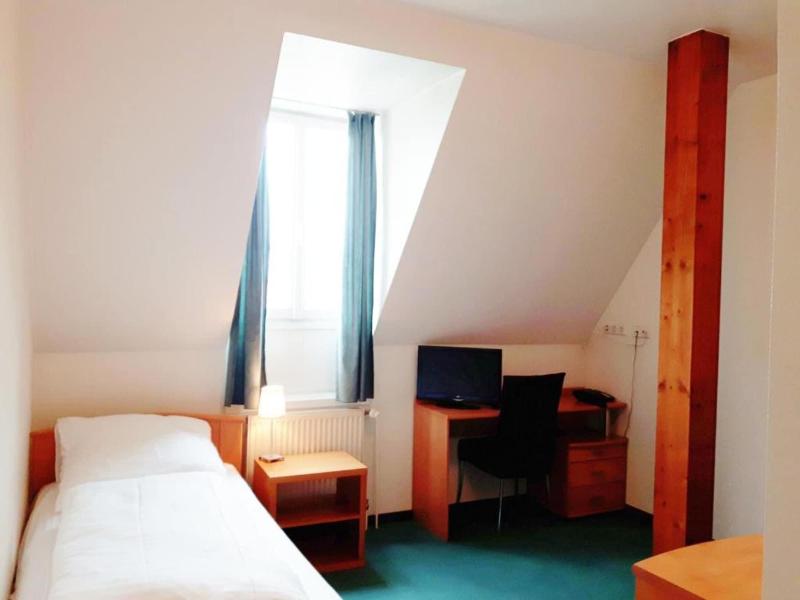 Hotel Restaurant Erbprinz Walldorf - Oda