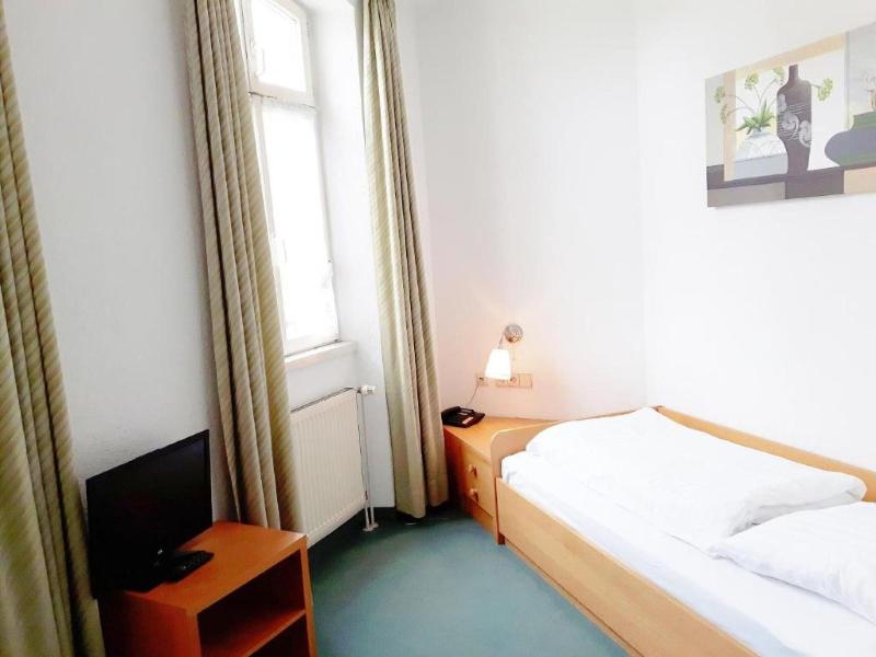 Hotel Restaurant Erbprinz Walldorf - Oda
