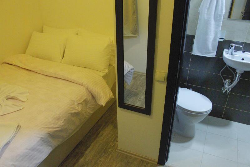 Rustaveli 36 Hotel - Oda
