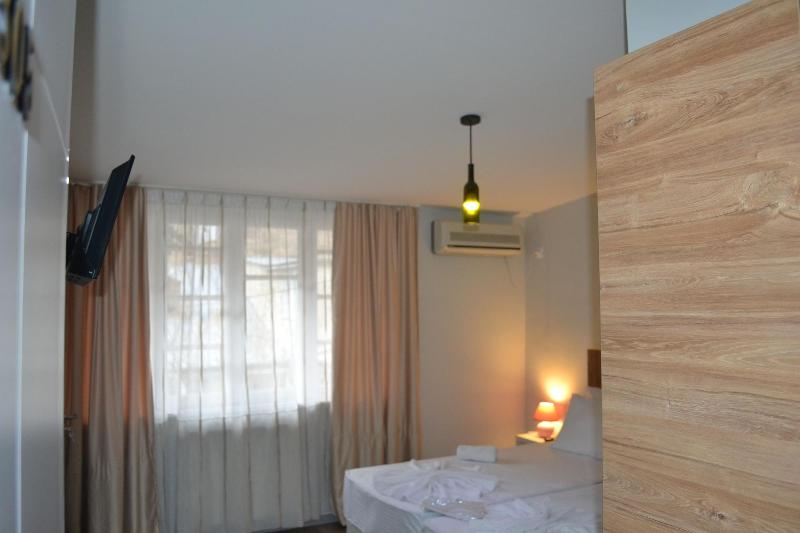 Rustaveli 36 Hotel - Oda
