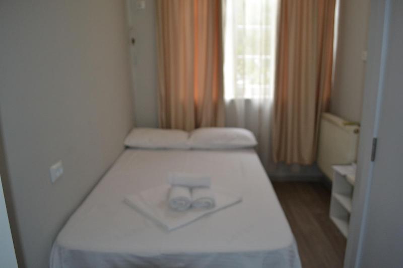 Rustaveli 36 Hotel - Oda