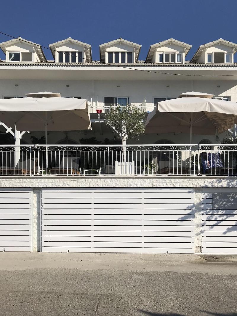 Paradisos Hotel - Genel