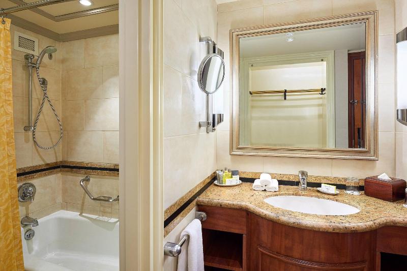 Cairo Marriott hotel & Omar Khayyam Casino - Oda