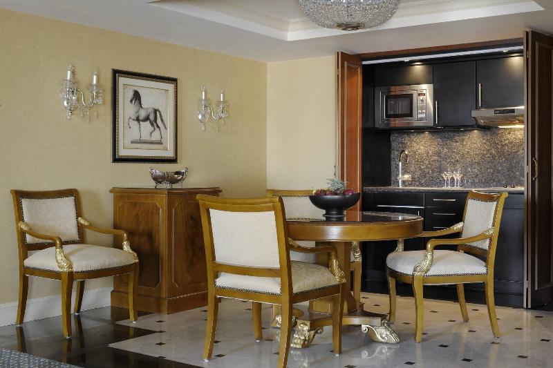 Cairo Marriott hotel & Omar Khayyam Casino - Oda
