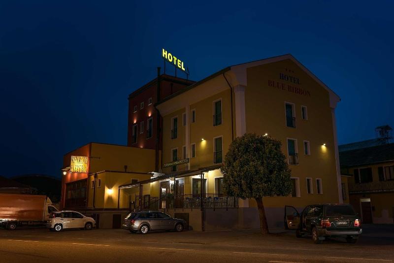 Hotel Blue Ribbon - Genel