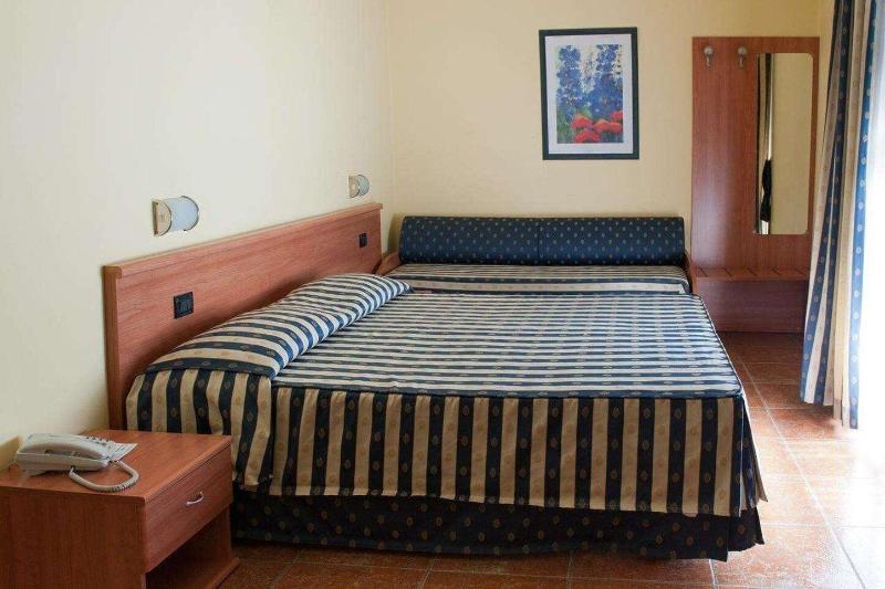 Hotel Blue Ribbon - Oda