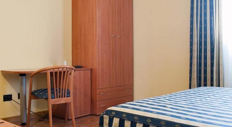 Hotel Blue Ribbon - Oda