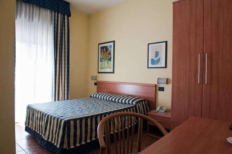 Hotel Blue Ribbon - Oda