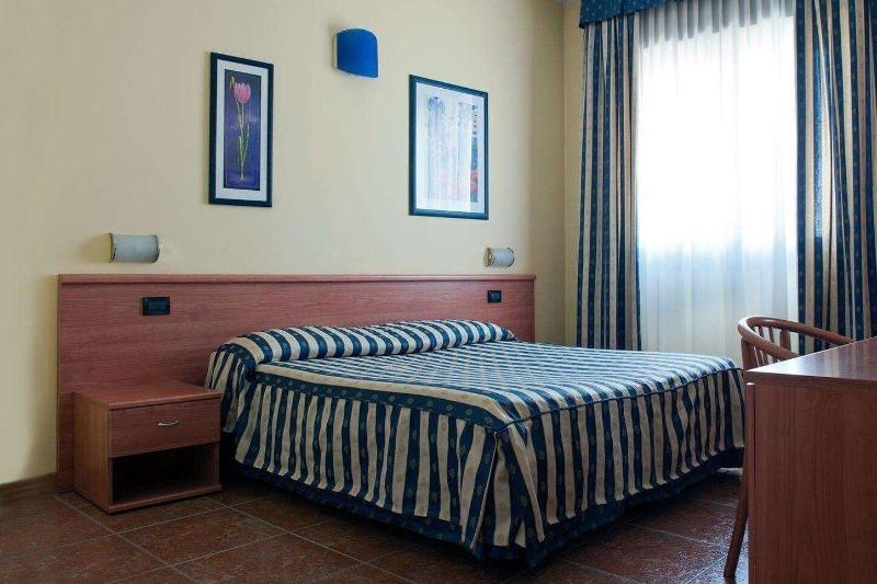Hotel Blue Ribbon - Oda