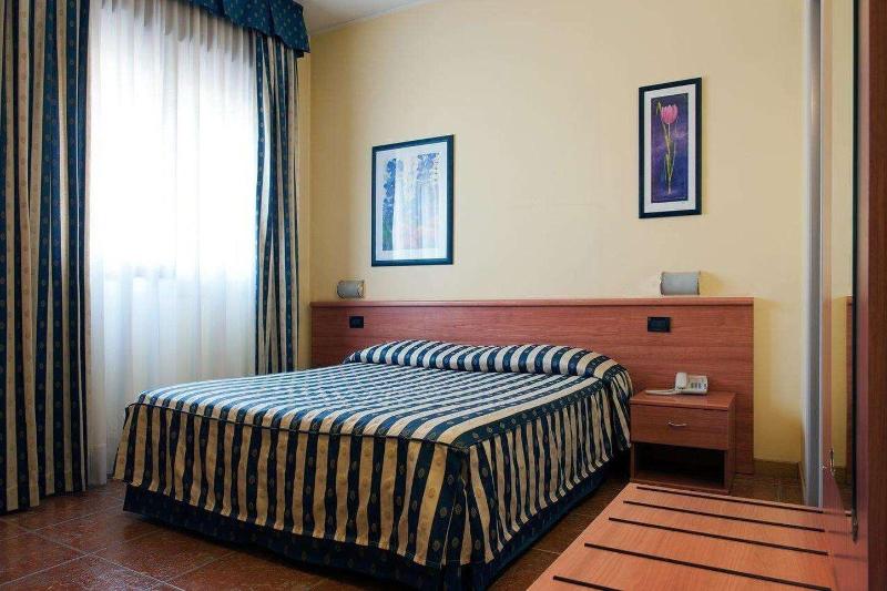 Hotel Blue Ribbon - Oda