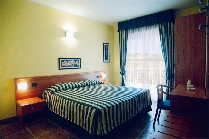 Hotel Blue Ribbon - Oda