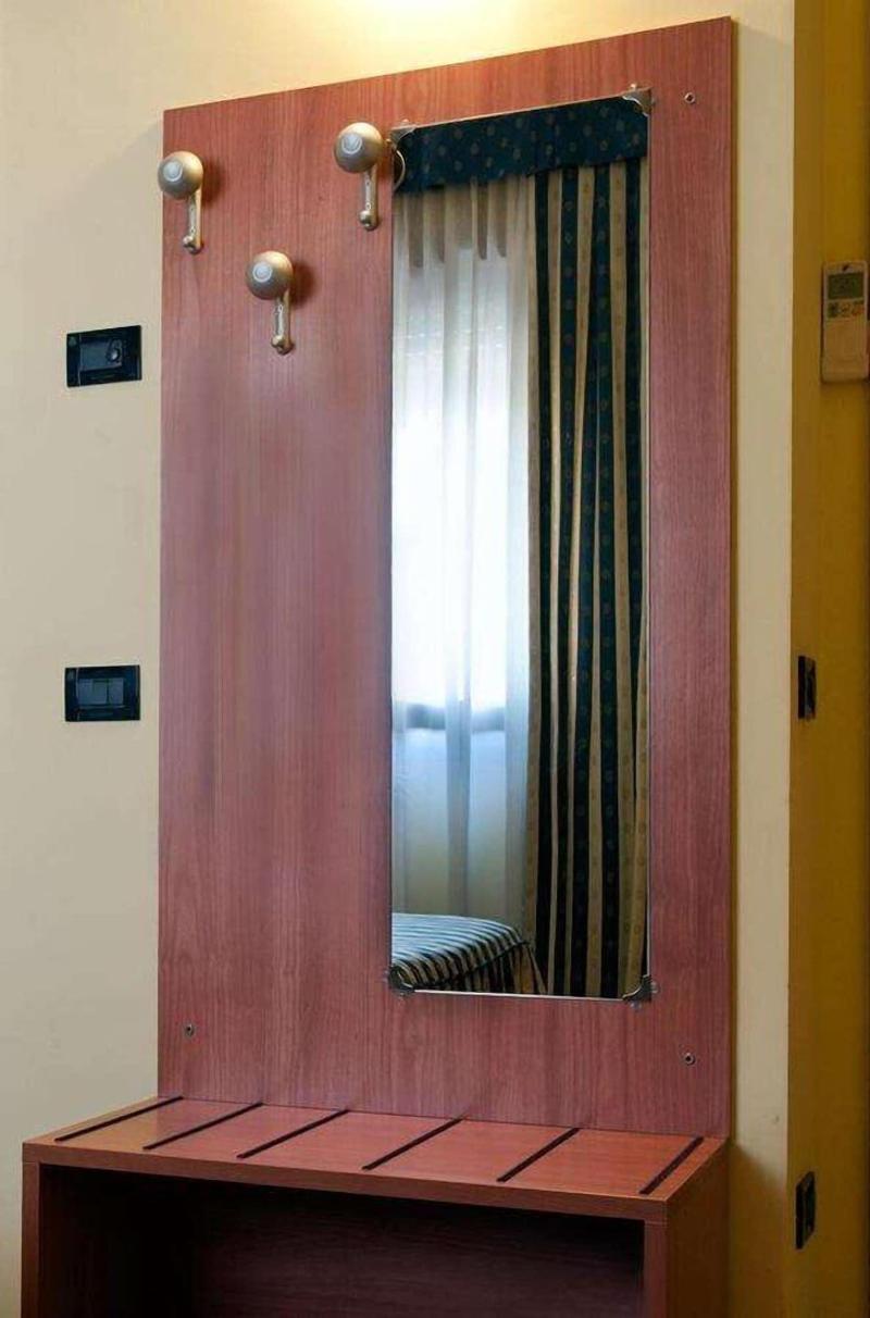 Hotel Blue Ribbon - Oda