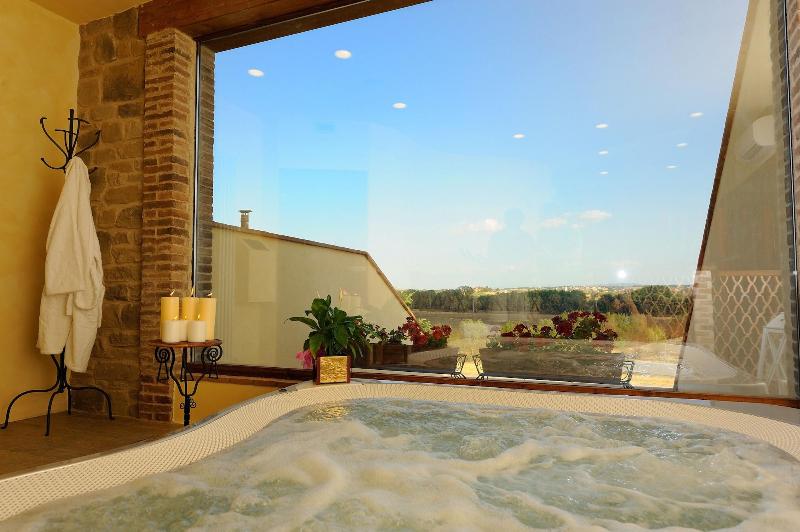 Borgo Mandoleto - Genel