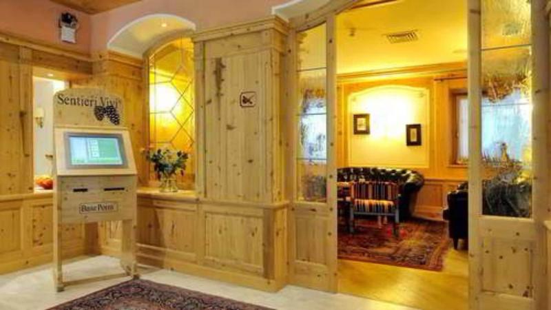 Hotel Diana - Lobi